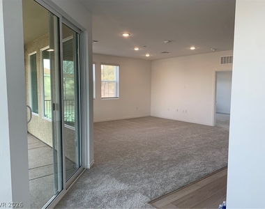 2555 Hampton Road - Photo Thumbnail 12