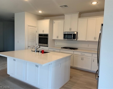 2555 Hampton Road - Photo Thumbnail 14