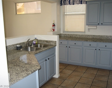 8046 Arcadian Lane - Photo Thumbnail 8