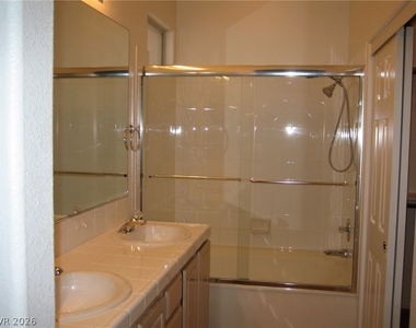 8046 Arcadian Lane - Photo Thumbnail 17