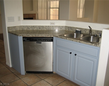 8046 Arcadian Lane - Photo Thumbnail 6