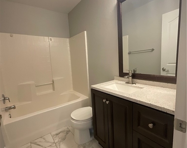 8313 Valleybreeze Avenue - Photo Thumbnail 11