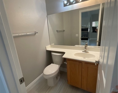 8313 Valleybreeze Avenue - Photo Thumbnail 5