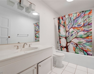 2204 Plaza Del Robles - Photo Thumbnail 10