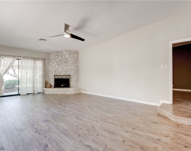 2204 Plaza Del Robles - Photo Thumbnail 17
