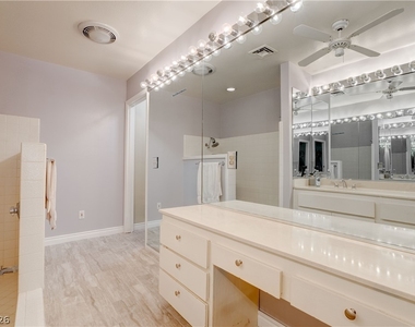 2204 Plaza Del Robles - Photo Thumbnail 22