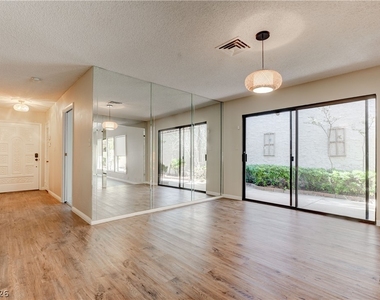 2204 Plaza Del Robles - Photo Thumbnail 15