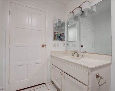 2204 Plaza Del Robles - Photo Thumbnail 11