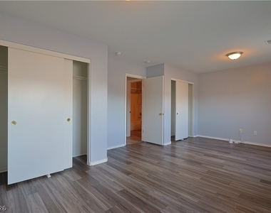 6113 Crystal Talon Street - Photo Thumbnail 24