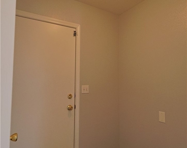 6113 Crystal Talon Street - Photo Thumbnail 12