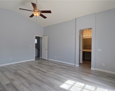 6113 Crystal Talon Street - Photo Thumbnail 18