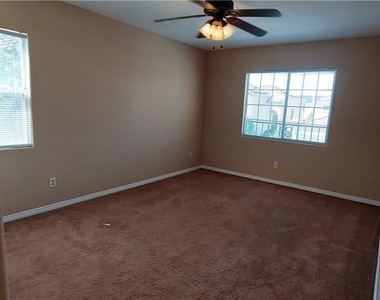 8917 Picket Fence Avenue - Photo Thumbnail 7