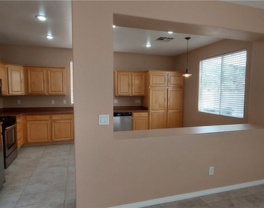 8917 Picket Fence Avenue - Photo Thumbnail 5