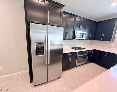 7069 Stockton Dunes Street - Photo Thumbnail 2