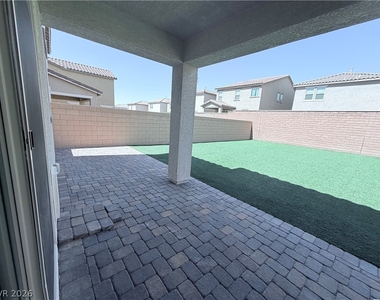 7069 Stockton Dunes Street - Photo Thumbnail 20