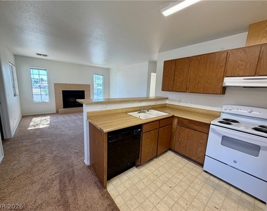 2704 Aarondavid Drive - Photo Thumbnail 3