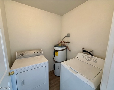 2704 Aarondavid Drive - Photo Thumbnail 7