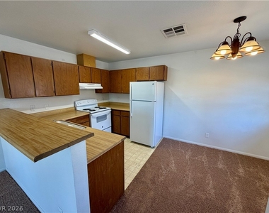 2704 Aarondavid Drive - Photo Thumbnail 2