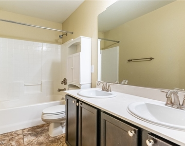 7741 Donner Peak Street - Photo Thumbnail 15