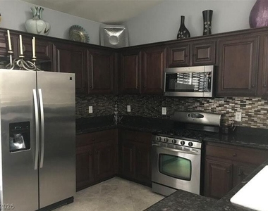 196 Spring Hollow Drive - Photo Thumbnail 5