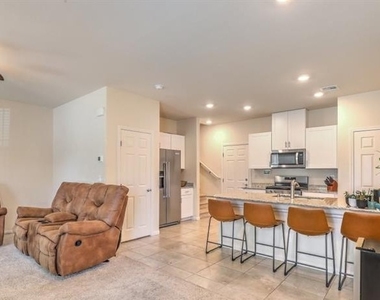 7431 Sunray Point Street - Photo Thumbnail 1