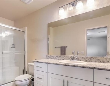 7431 Sunray Point Street - Photo Thumbnail 9