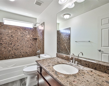 6744 Philharmonic Avenue - Photo Thumbnail 15