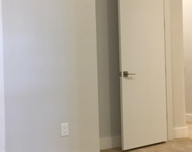 720 Knickerbocker Ave - Photo Thumbnail 1