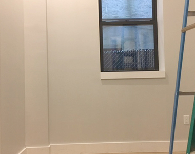 720 Knickerbocker Ave - Photo Thumbnail 2