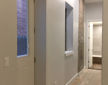 720 Knickerbocker Ave - Photo Thumbnail 3