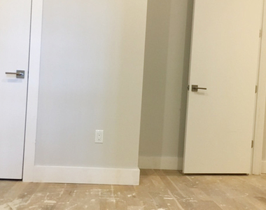 720 Knickerbocker Ave - Photo Thumbnail 7