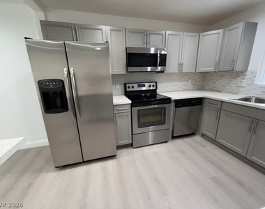 536 S 11th Street - Photo Thumbnail 8
