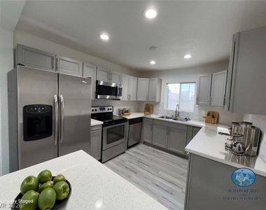 536 S 11th Street - Photo Thumbnail 8