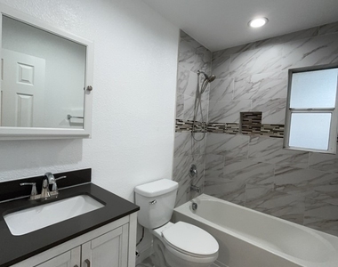 536 S 11th Street - Photo Thumbnail 7