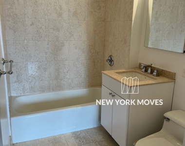 West 48th Street - Photo Thumbnail 12