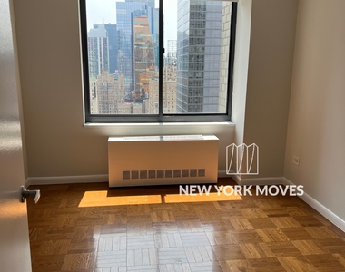 West 48th Street - Photo Thumbnail 10