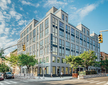 188 Humboldt St - Photo Thumbnail 4