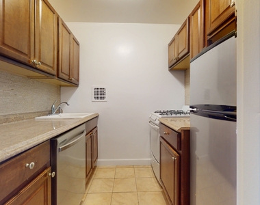 66-15 Thornton Place - Photo Thumbnail 3