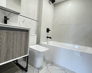 195 Underhill Avenue - Photo Thumbnail 3