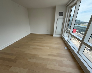West 38th Street - Photo Thumbnail 2