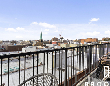 311 Woodbine St Bushwick - Photo Thumbnail 4