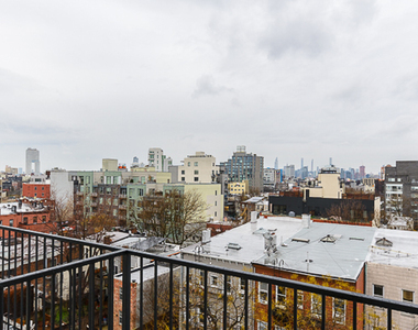 535 Grand St Williamsburg - Photo Thumbnail 2