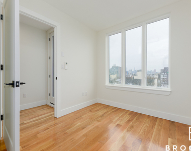 535 Grand St Williamsburg - Photo Thumbnail 9