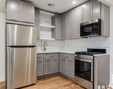 535 Grand St Williamsburg - Photo Thumbnail 8