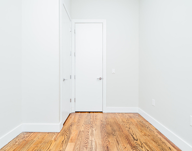 358 Palmetto St - Photo Thumbnail 6