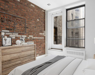 Stanton Street - Photo Thumbnail 2