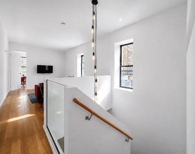 Brooklyn Avenue - Photo Thumbnail 11
