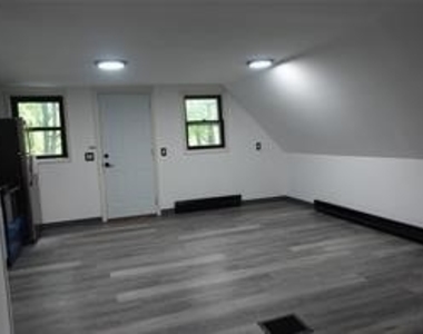 37 Bigelow Street - Photo Thumbnail 2