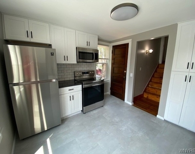 86 Edgewood Avenue - Photo Thumbnail 17