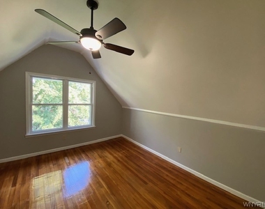 86 Edgewood Avenue - Photo Thumbnail 21